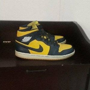 Air Jordan retro 1s (lainey)